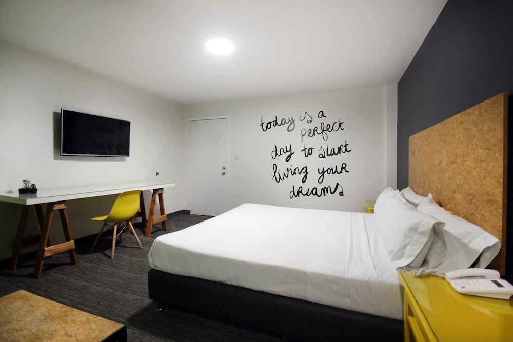 B My Hotel Тихуана Экстерьер фото