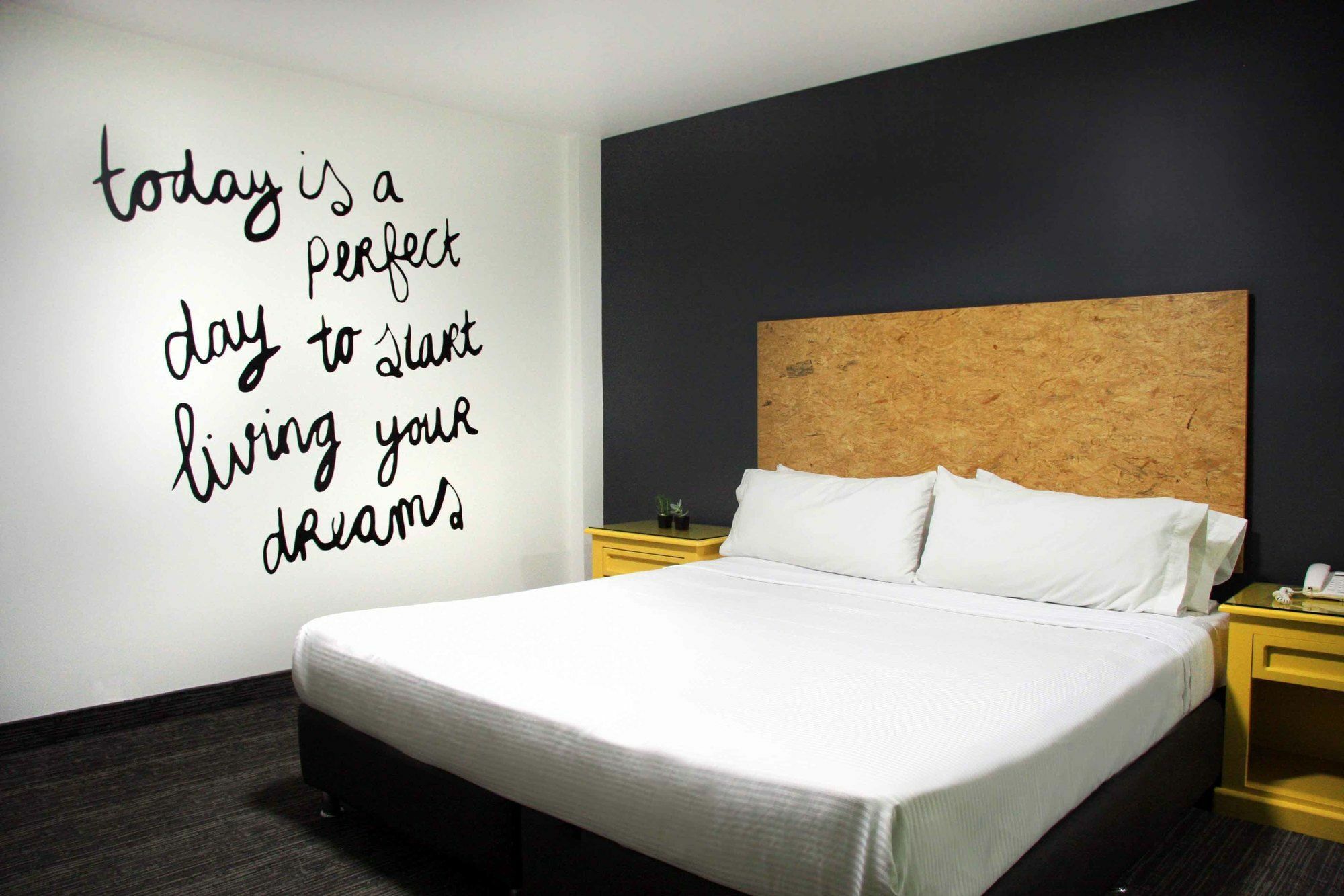 B My Hotel Тихуана Экстерьер фото