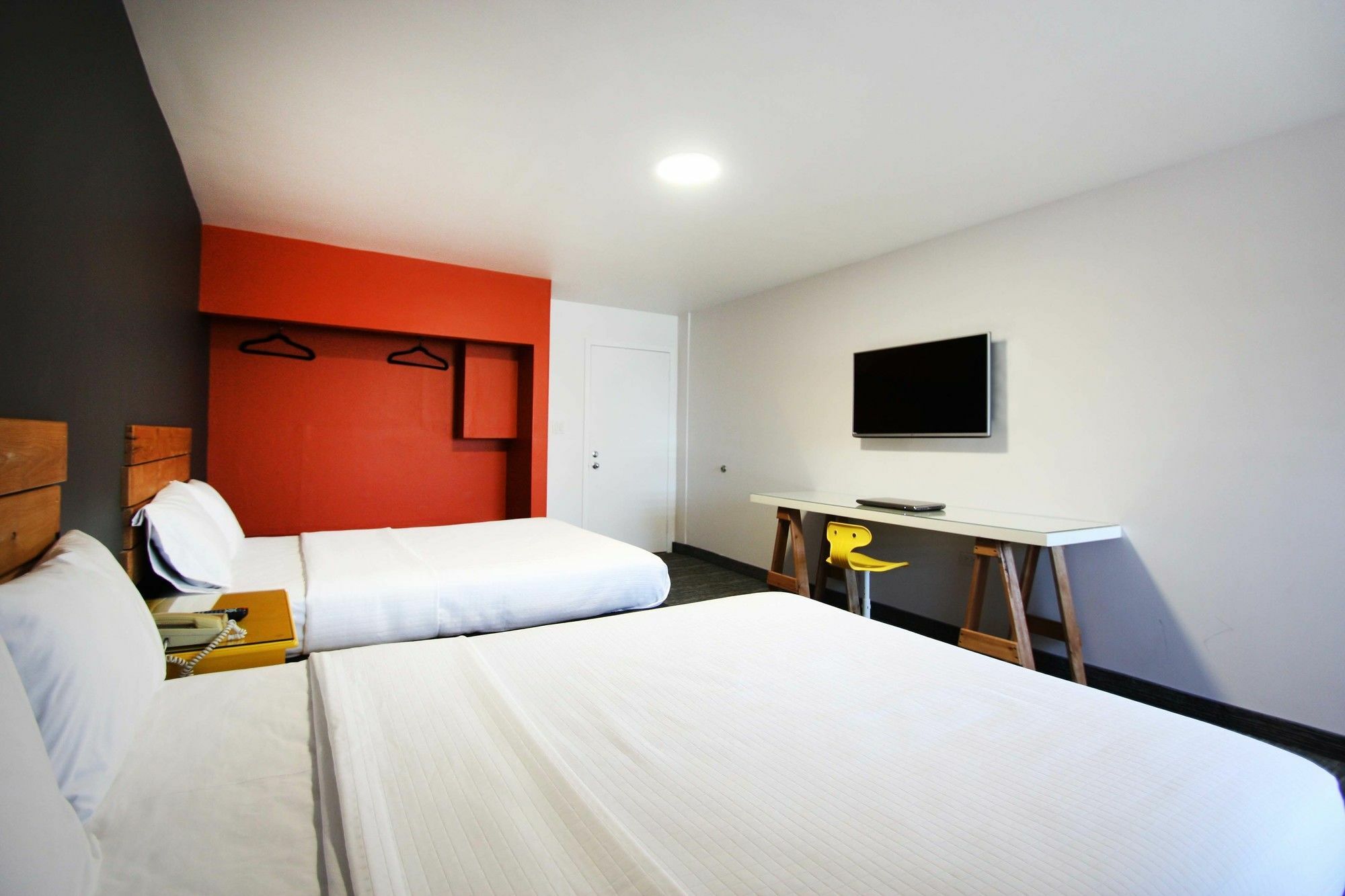 B My Hotel Тихуана Экстерьер фото